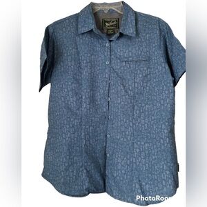 Womens outdoor button up short sleeve top size M
